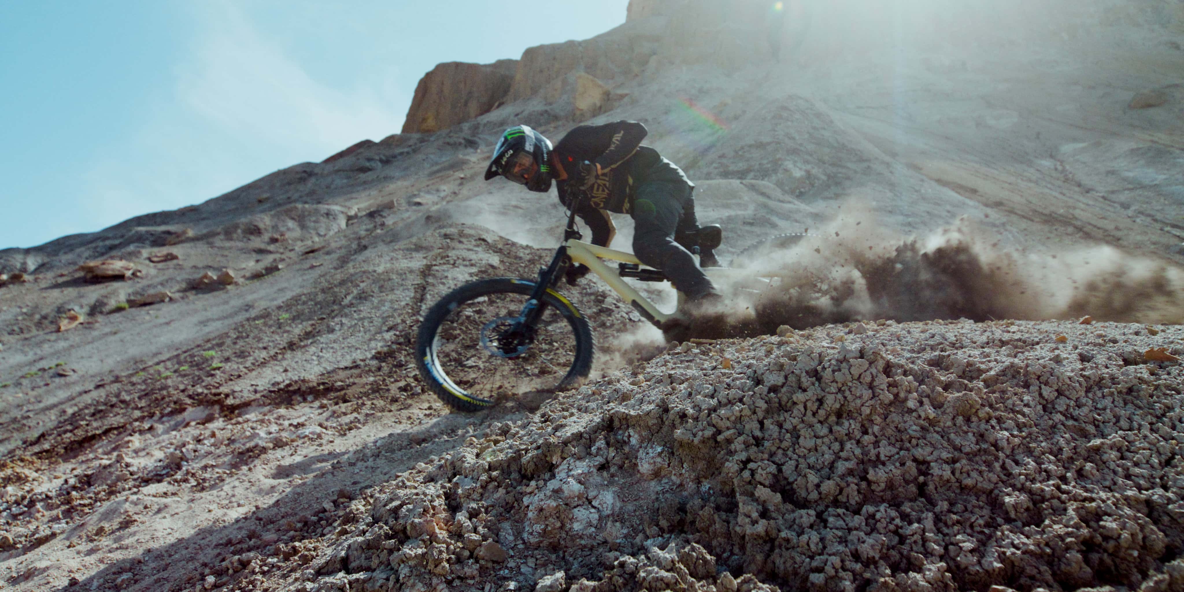 Yeti_Cycles_Dust_to_Dust_Framegrab_14